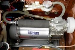Rift-3 Installation in rear case of a 5 m Zodiac boat (compressor type 1) Rift-3 Installation in rear case of a 5 m Zodiac boat (compressor type 1)